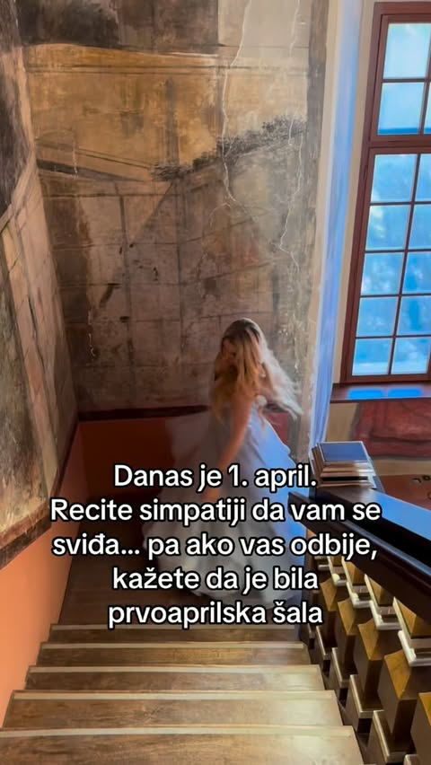 Instagram post by @petramestric for ABOUT YOU. Caption reads: [...] NIJE prvoaprilska šala je popust na ABOUT....