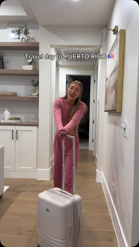 Instagram post by @makenametcalfe for Bloom Nutrition. Caption reads: Who else just shows up to the airport an hour....