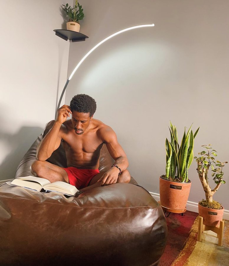 Instagram post by @jamalakakpo for Lively Root. Caption reads: [...] to meet my new plants from @livelyroot....