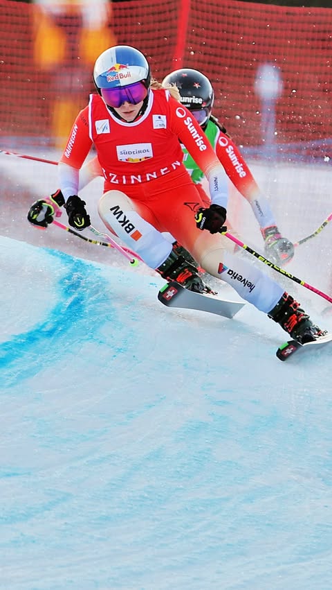 Instagram post by @fannysmith for Insta360. Caption reads: Chasing line⚡️

🎥: @insta360 / X5

#skicross #POV....