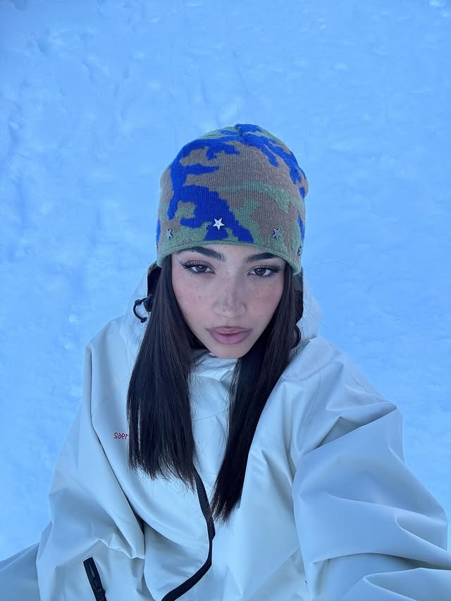 Instagram post by @yasminbarbieri_ for Havaianas. Caption reads: winter form.