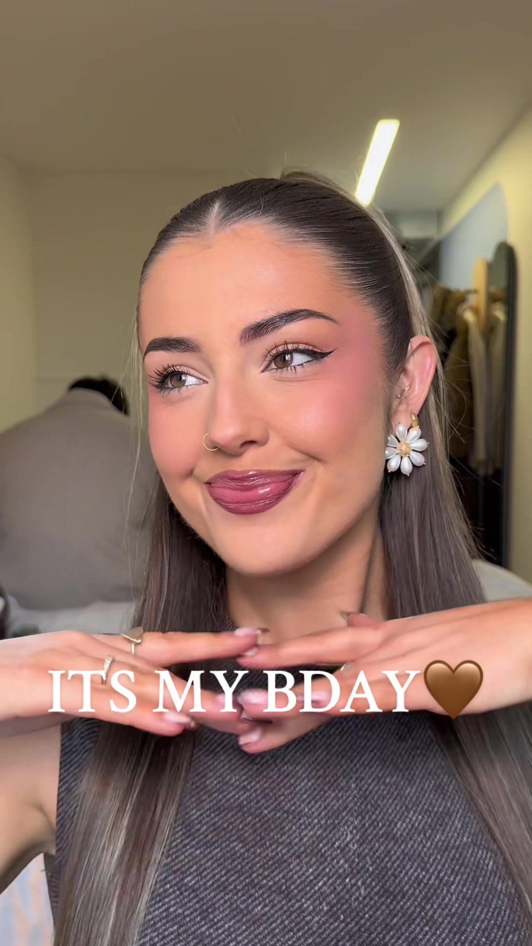 TikTok post by @georgia.barratt for MCoBeauty. Caption reads: Replying to @KT bday glam number 1!! #fyp #asmr....