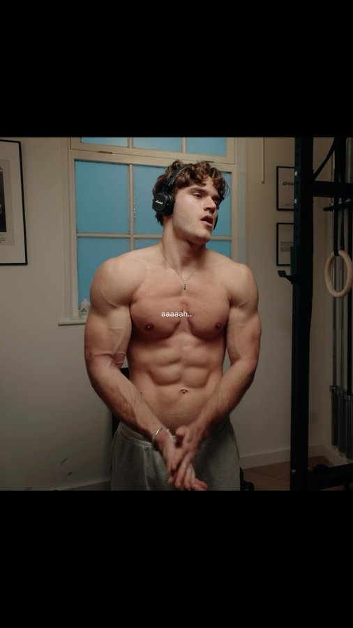 Instagram post by @iamdaanschel for Vitakruid. Caption reads: Moving and eating goood🤟🏼

As ya’ll know I’ve....