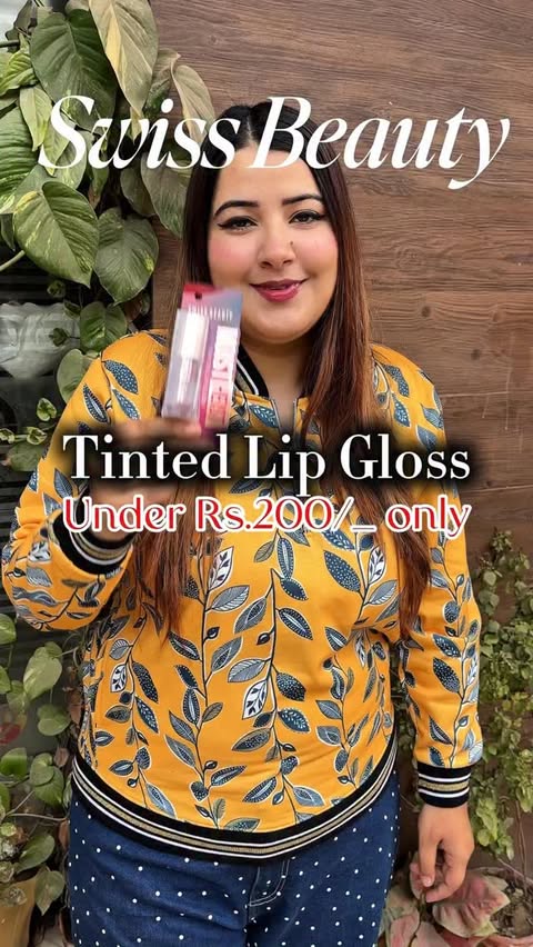 Instagram post by @aakarshi_jolly for Snapdeal. Caption reads: In collaboration with @officialswissbeauty....