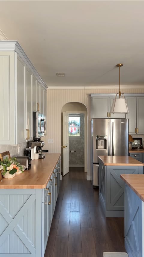 Instagram post by @rileyelisewelner for lovevsdesign. Caption reads: I worked with @lovevsdesign to create this custom....