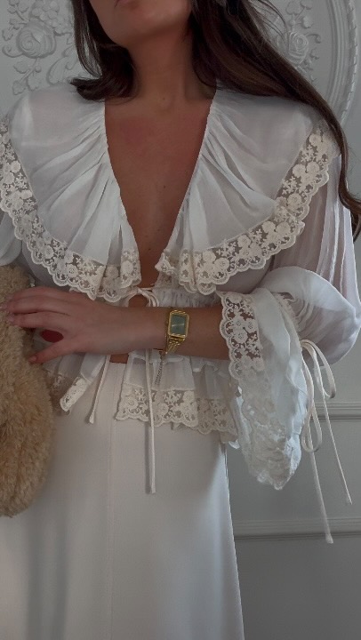 Instagram post by @morganerenaudi for CLUSE. Caption reads: Vanilla Girl @cluse 
#cluse 
#cluseclub 
Publicité.