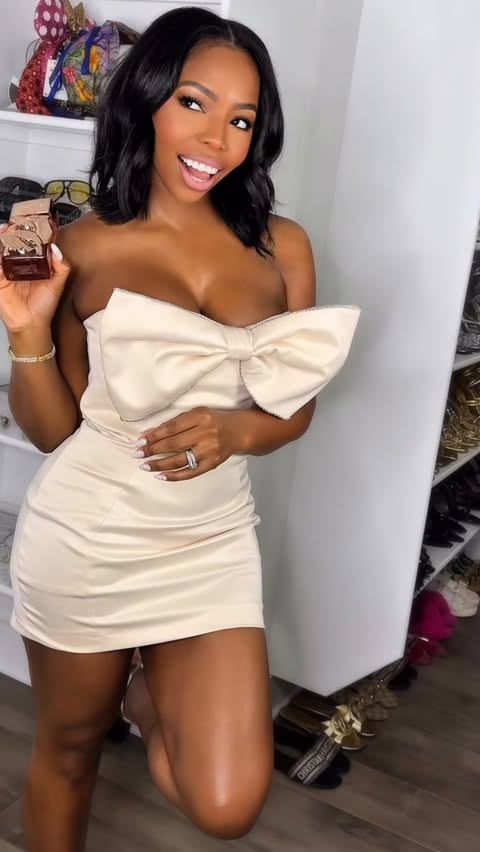 Instagram post by @loveehetty for Michael Kors. Caption reads: [...] ✨
Meet Pour Femme Absolu by @michaelkors -....