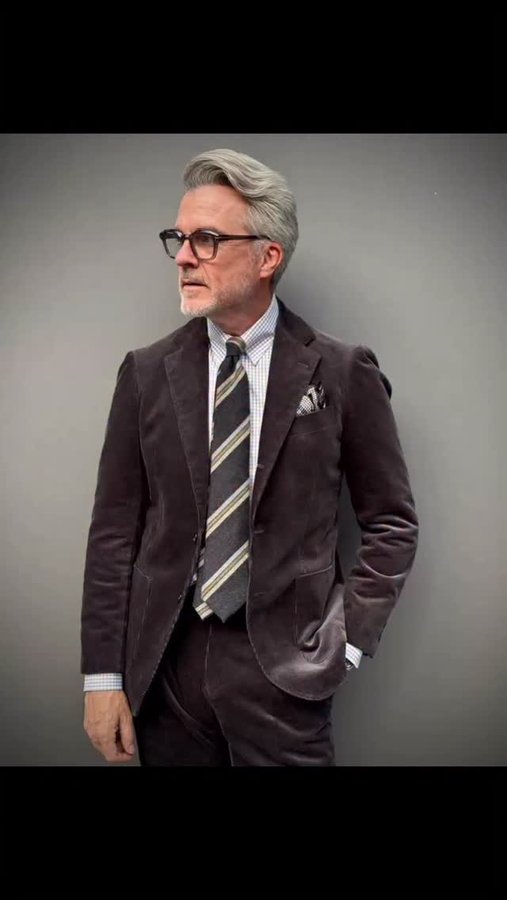 Instagram post by @mr_david_style for TOM FORD. Caption reads: [...] square by @brillaperilgusto 
Glasses by....