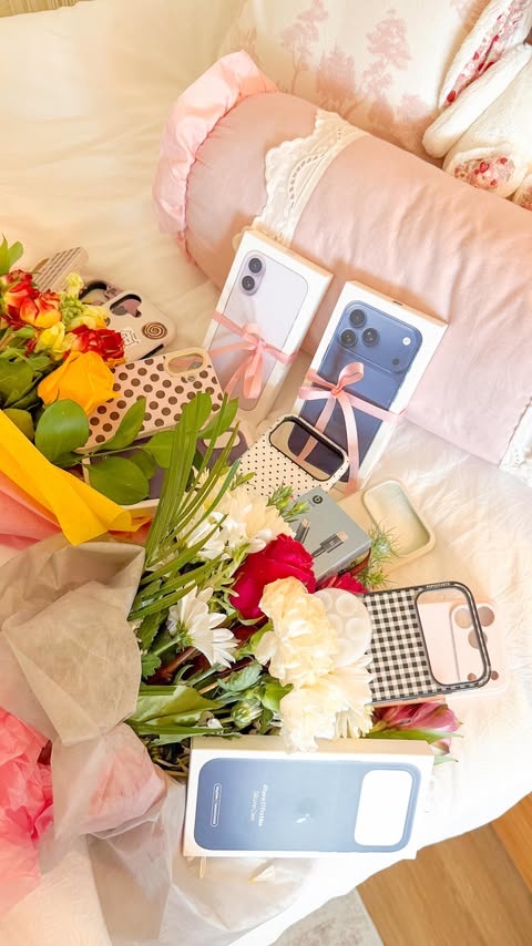 Instagram post by @juliakcrist for PopSockets. Caption reads: iphone case bouquet tutorial! 💐📱 
i love being....