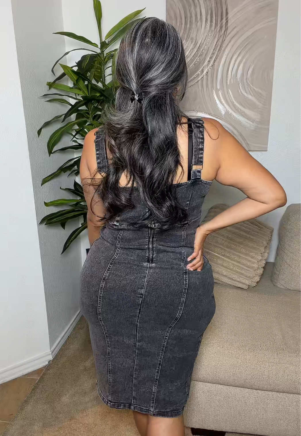 TikTok post by an influencer for UTCOCO. Caption reads: @UTCOCO #dress #denimdress #mididress [...].