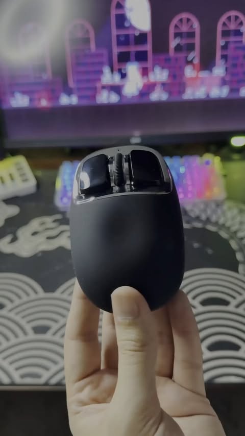 Instagram post by @iiiebra_ for Yunzii. Caption reads: YUNZII C1 Silicone Mouse : thank you [...].