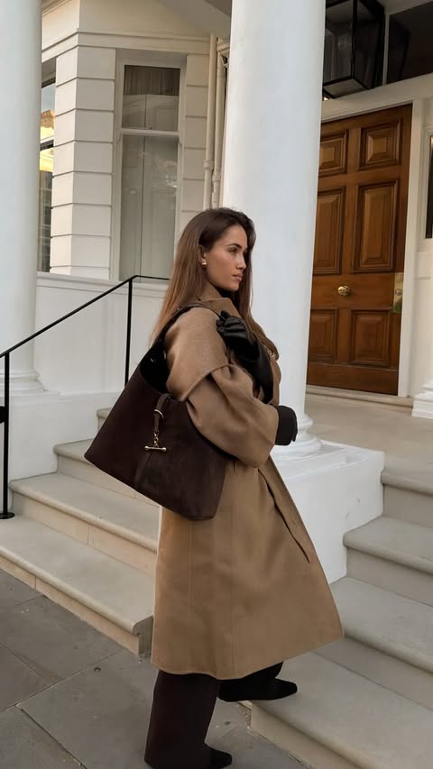 Instagram post by @kateehutchins for Strathberry. Caption reads: [...] and stylish bag this autumn 👏🏼 The....