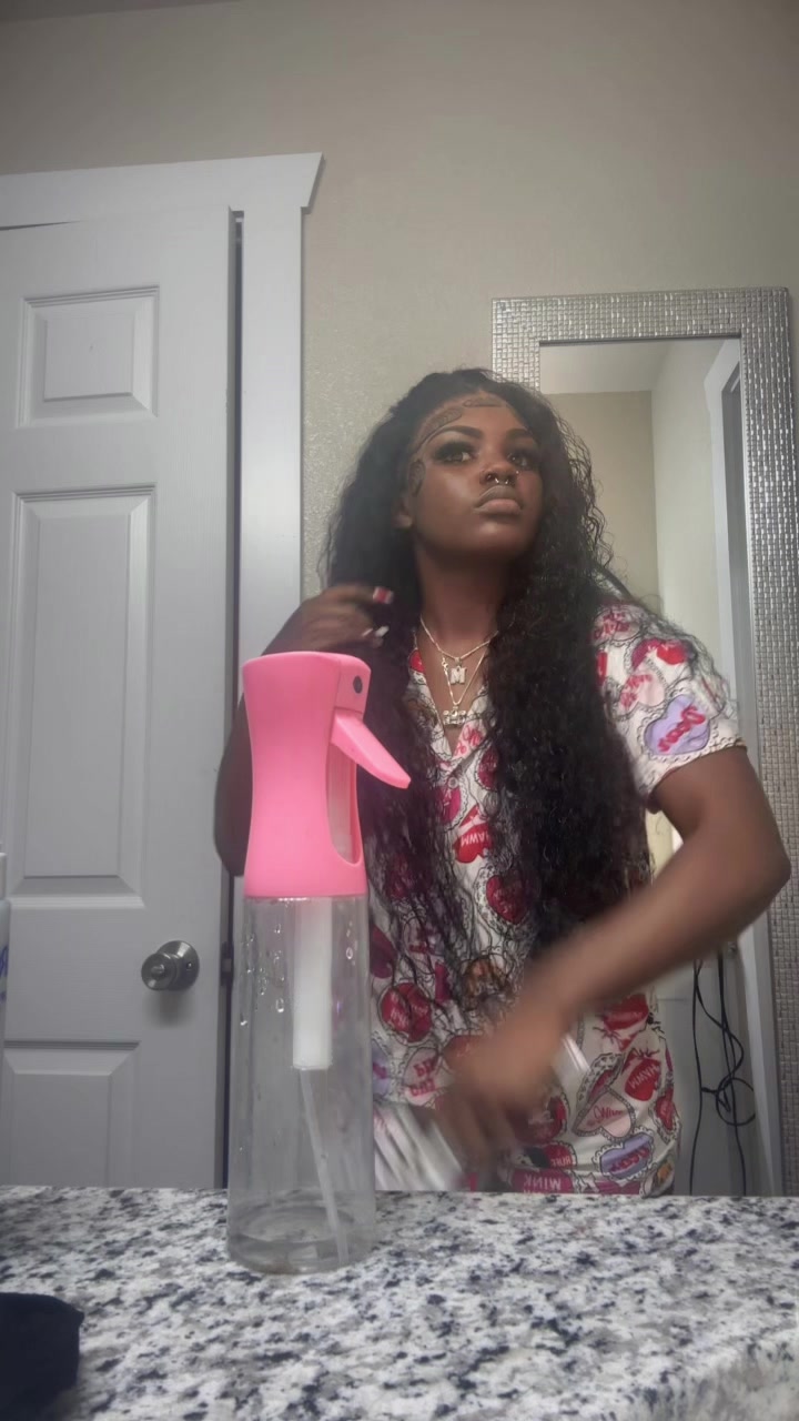 TikTok post by @jae_davis23 for Bling Hair. Caption reads: [...] that wig from tiktok shop!! Shop @Bling Hair....