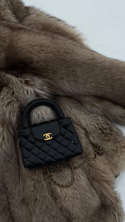 Instagram post by @alina_rovenska for LilySilk. Caption reads: [...] I finally find the perfect suit by #lilysilk....