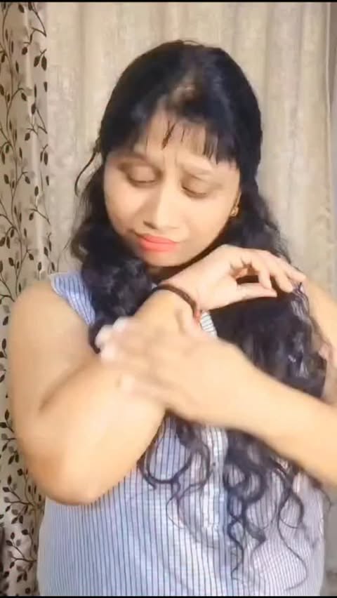 Instagram post by @pinkiaggarwal for Vaseline. Caption reads: #Ad Say goodbye to dry skin days!....