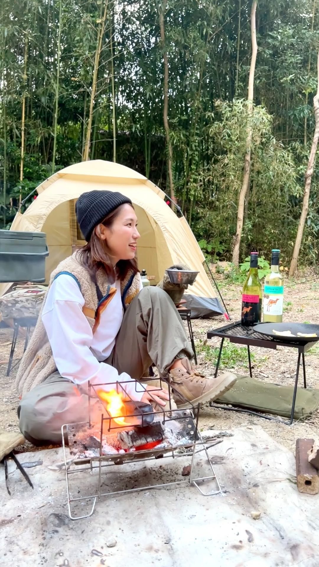 Instagram post by @uki_ki_ for Sapporo Beer. Caption reads: 寒くなってくるこの季節🍂⛄
そろそろキャンプでホットワインが飲みたくなるのは
きっと私だけじゃない....