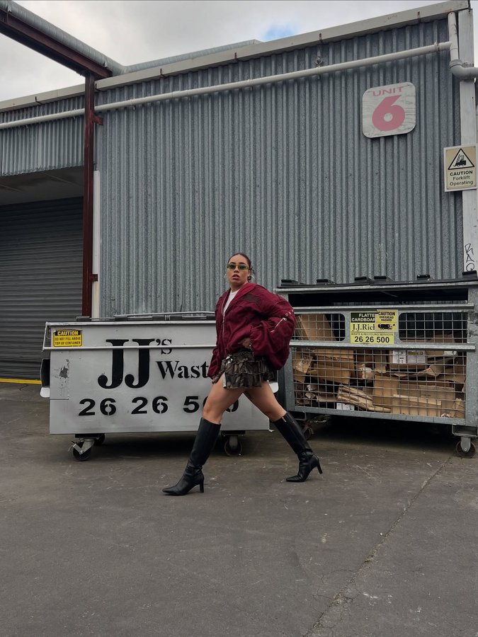 Instagram post by @emmahuch for Personsoul. Caption reads: [...] by: @symonetafunai 
brand: @_personsoul_....