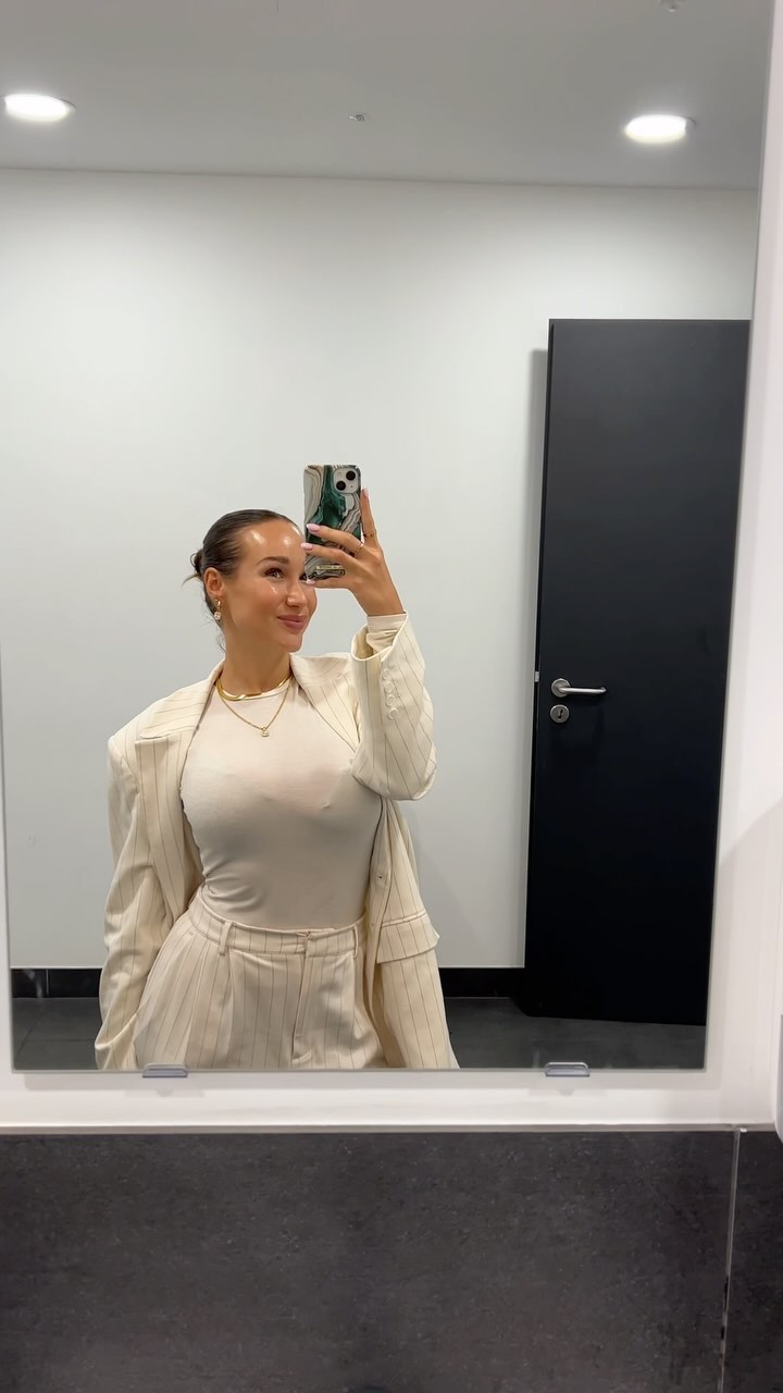 Instagram post by @lou_ap for PAUL VALENTINE. Caption reads: [...] never disappoints ✨ jewellery is....