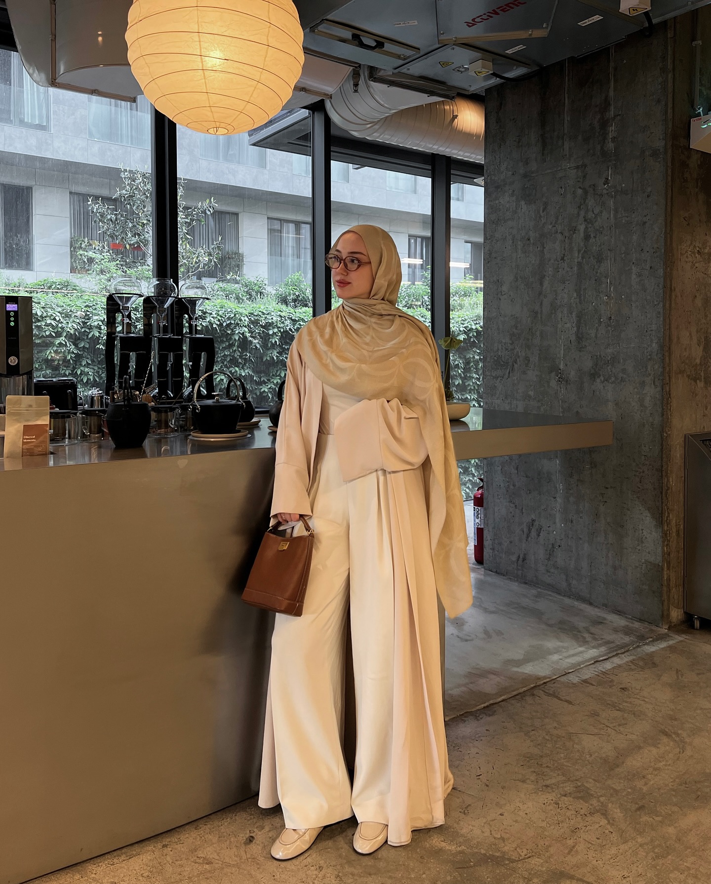 Instagram post by @seydacc for Imannoor. Caption reads: scarf @imannoor 🤍🪄

#tekparçaileşıklık #reklam.