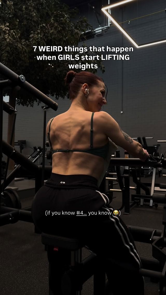 Instagram post by @angeeelina.fit for Women's Best. Caption reads: [...] 👀💪🏽⬇️

Firstttt… @womensbest BLACK FRIDAY....