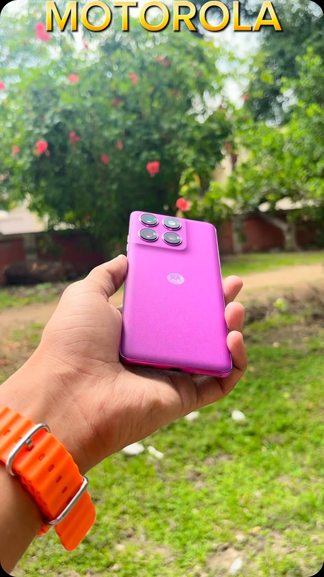 Instagram post by @gallbaatwithpuneet for Qualcomm. Caption reads: Flagship feel. Mid-range price. Motorola just....