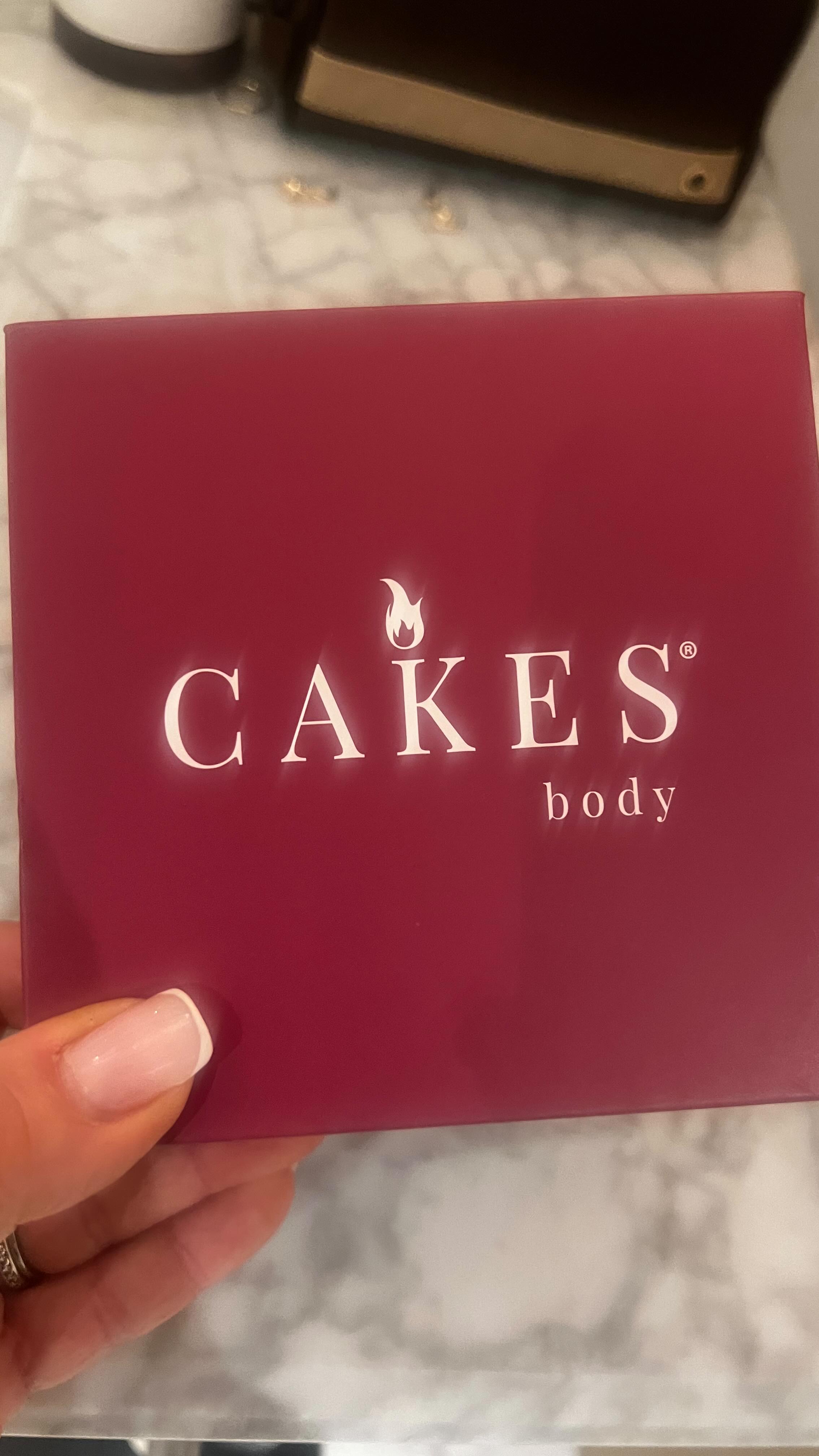 Instagram post by @anne_fitlab for CAKES Body. Caption reads: [...] for sensitive skin Use my link to shop CAKES....