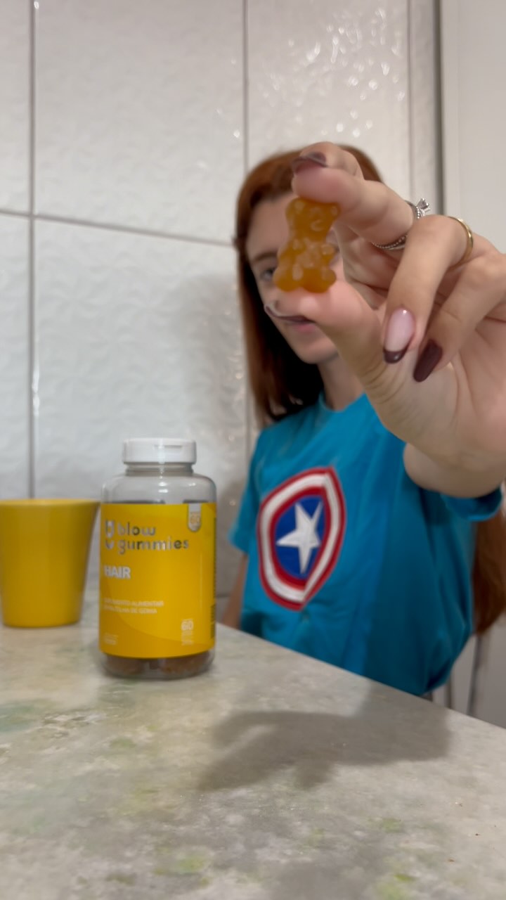 Instagram post by @gabriella_gomides for OLLY. Caption reads: Com a @blowgummies o autocuidado acontece de....