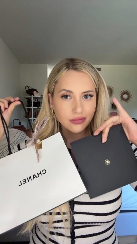 Instagram post by @jessiekayy for CHANEL. Caption reads: Unboxing the newest fragrance from @chanel.beauty....