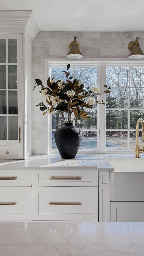 Instagram post by @dpiahome for Afloral. Caption reads: ✨Follow & comment YES for the links sent 
directly....