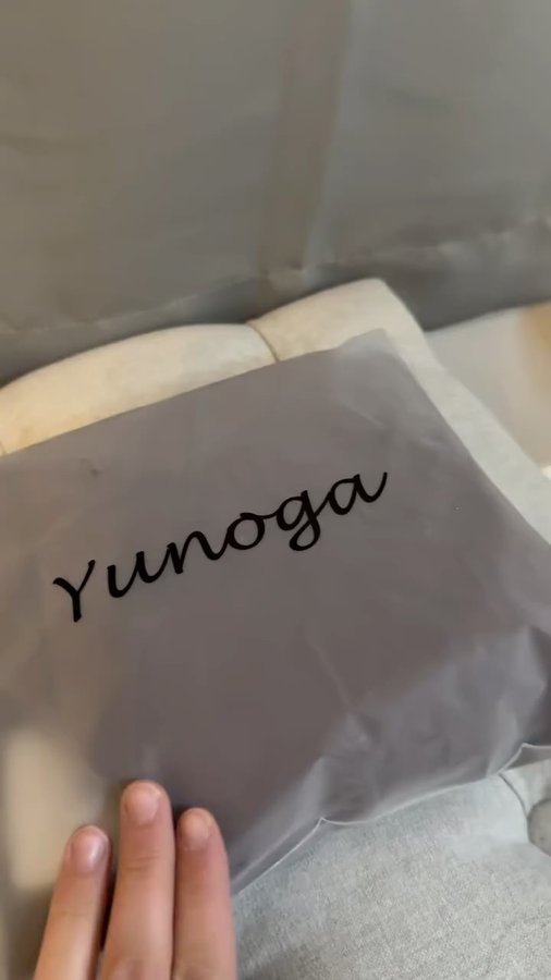 Instagram post by @america_momblogger for YUNOGA SPORTS. Caption reads: Elevate Your Activewear Game with....