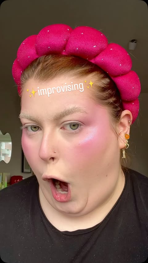 Instagram post by @emmaahp for NYX Professional Makeup Nordics. Caption reads: Some alien glam I guess 🤷🏻‍♀️💜💅🏼 •....