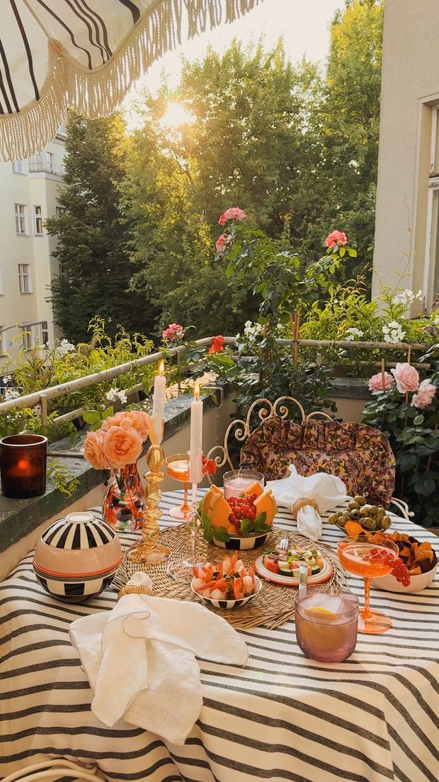 Instagram post by @timlabenda for Villeroy & Boch. Caption reads: Werbung/Ad - Apéritif avec La Petite Boule....