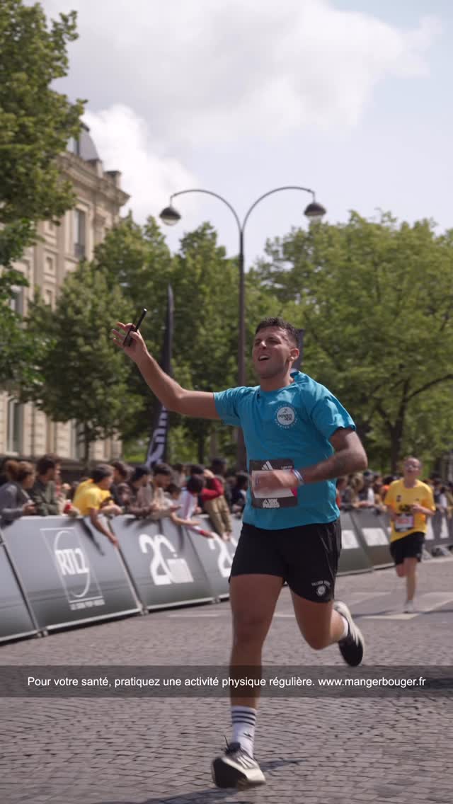 Instagram post by @scoot2street for POWERADE. Caption reads: Ma première course officielle de 10km !
Et ça....