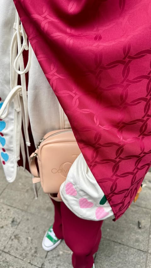 Instagram post by @hisulele for Touche Prive. Caption reads: @toucheofficial  #reklam #kesfet #fyp.