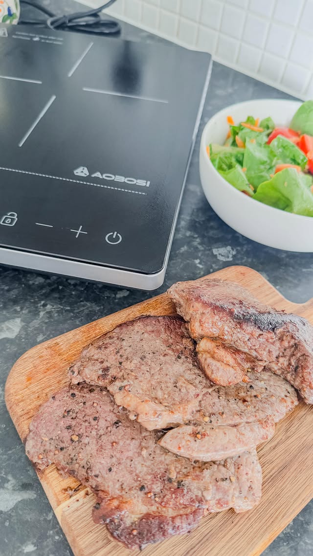 Instagram post by @catiapaice for Aobosi. Caption reads: [...] out this stunning Induction Hob by....