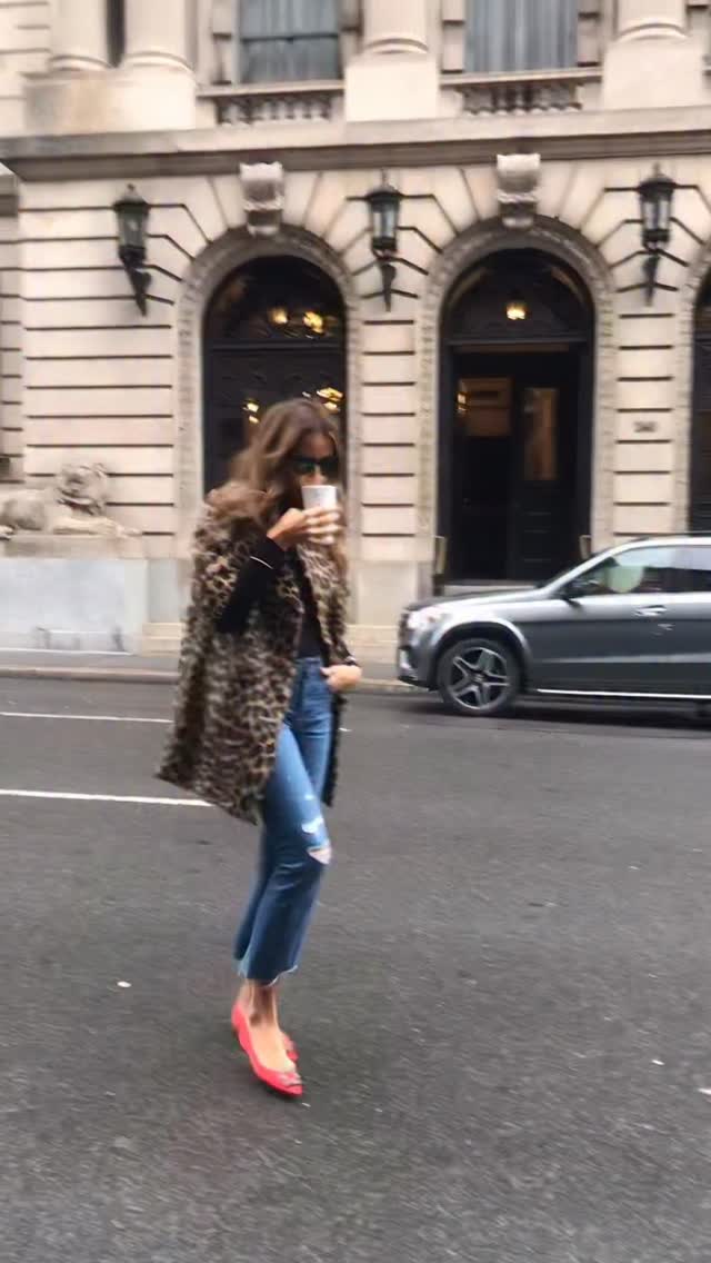 Instagram post by @kellybensimon for Douglas Elliman. Caption reads: I love New York.
Always have, always will.....