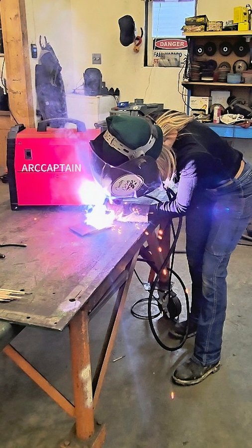 Instagram post by @rachelbohnet_customfabricating for Arccaptain. Caption reads: [...] unboxing of this Mig200 machine from....