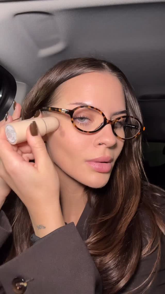 Instagram post by @leamaluje for Inglot. Caption reads: Z kremowymi stickami od @inglotpolska zrobisz....