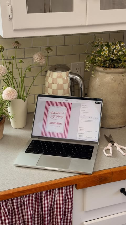 Instagram post by @allisonkelleyy for Evite. Caption reads: [...] together a vision and sending out cutie....