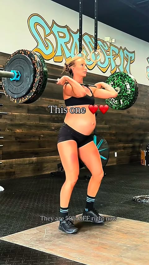 Instagram post by @littlemisshellya for Constantly Varied Gear. Caption reads: Women’s bodies… AMAZING. No top band and stretch....