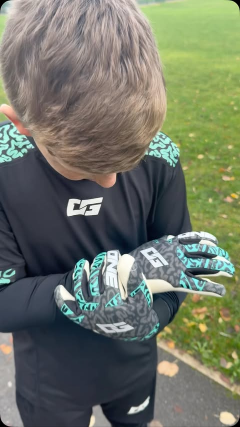 Instagram post by @kid_de_gea for The One Glove. Caption reads: [...] The New Mentality Monster OG1s From....