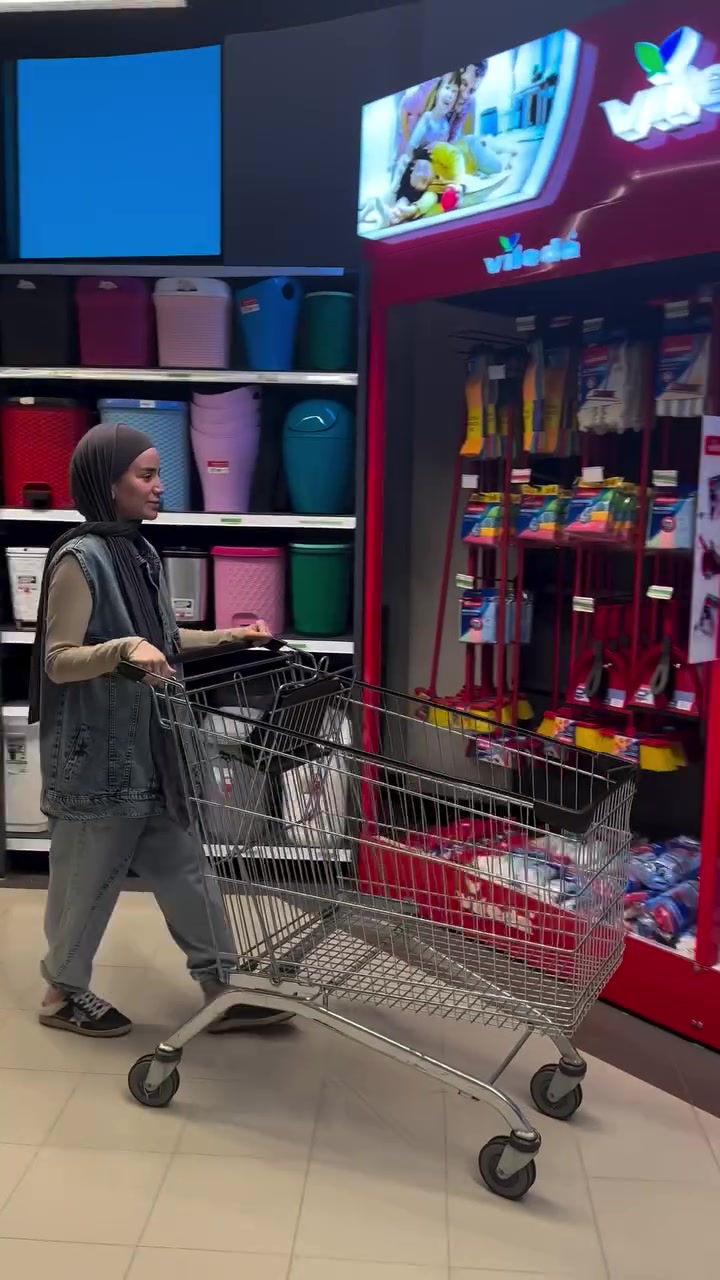 TikTok post by @vileda.egypt for Vileda. Caption reads: Sahel home hacks x Shaimaa Bahgat! Vileda Turbo....