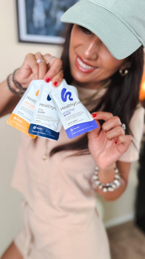 Instagram post by @cinthiacjensen for Healthycell. Caption reads: [...] new wellness obsession 💙 I take the....