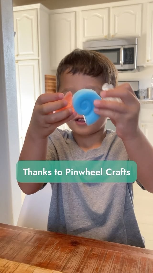 Instagram post by @venturefull for Pinwheel Crafts. Caption reads: [...] out all their other activity kits at....