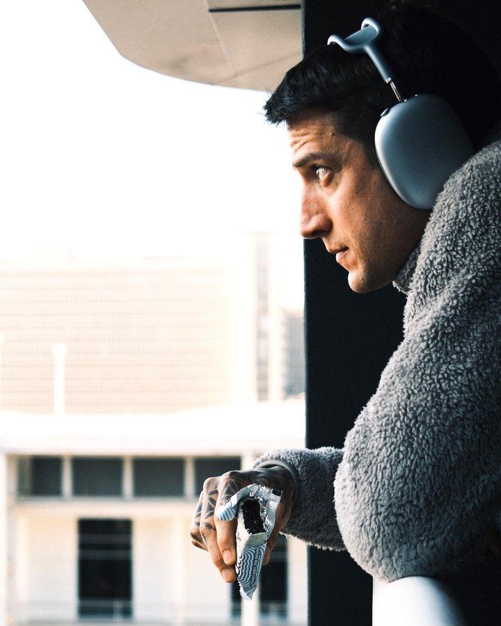 Instagram post by @af.sanches for BOLD SNACKS. Caption reads: Calm before the storm 🌊 

@boldsnacks 🤌🏼.