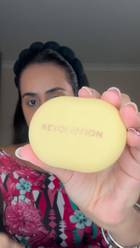 Instagram post by @priscila.silva.9275439 for Makeup Revolution. Caption reads: [...] all. I’m very happy to be part of....