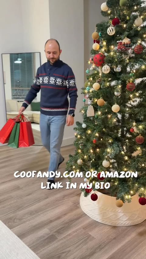 Instagram post by @2bebek1damla for COOFANDY. Caption reads: Real Christmas prep energy: @coofandyofficial....