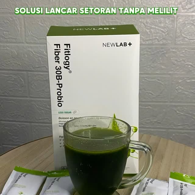 Instagram post by @giscaaputri for Newlab. Caption reads: [...] lancar setoran tanpa melilit yaitu minum....