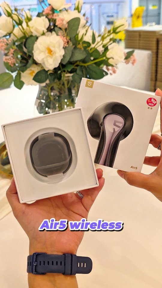 Instagram post by @z_venturez for SOUNDPEATS. Caption reads: 🎶✨ Sound so crisp, bass so deep, and calls so....