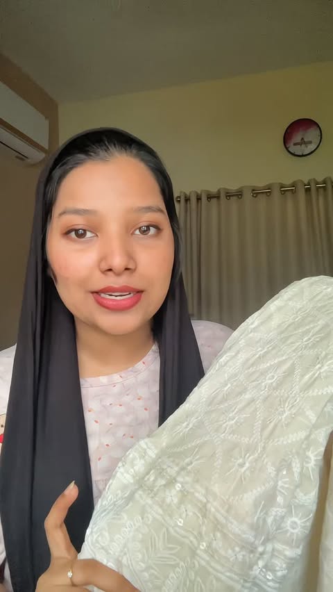 Instagram post by @asna.abubacker for Shopsy. Caption reads: [...] “Link” or share this reel to my DM!....